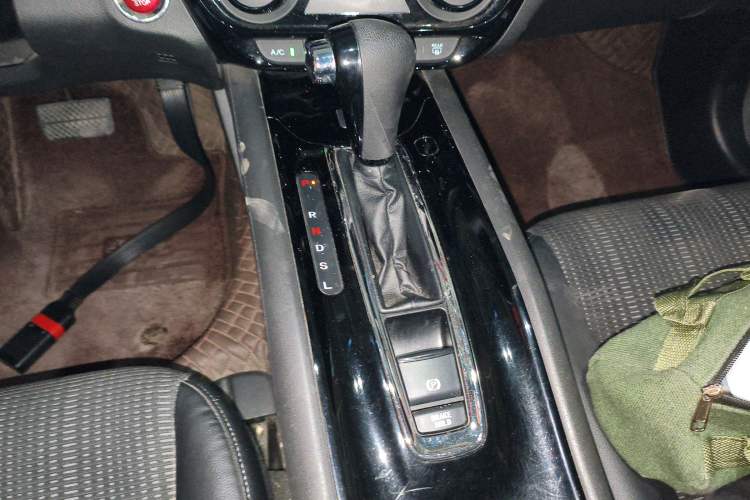 Used Honda Vezel 2017 1.8L CVT Front-Wheel Drive Pioneer Edition
