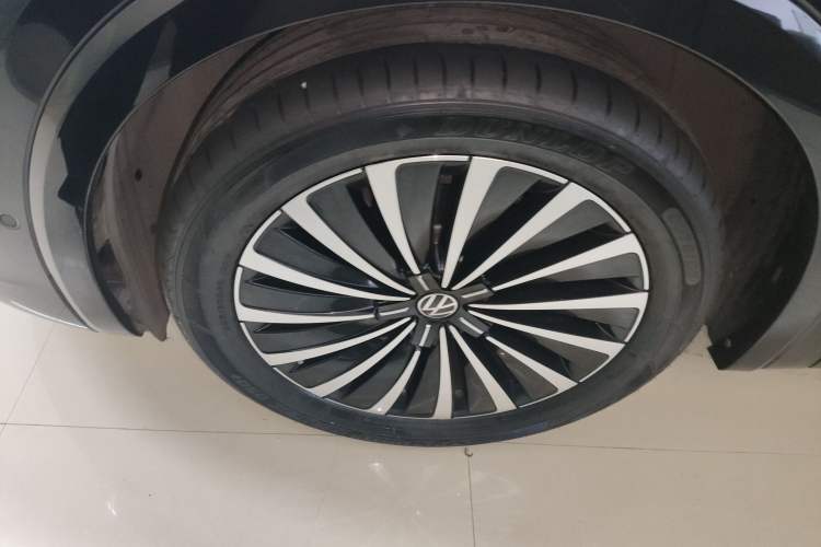 Used Volkswagen Viloran 2024 380TSI Premium Edition
