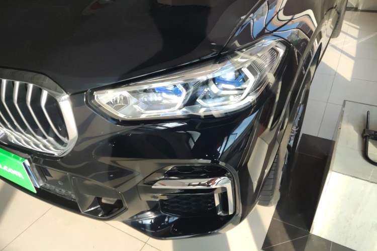 Used BMW X5 2022 xDrive 30Li Luxury M Sport Package
