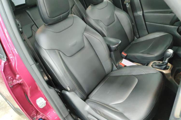 Used  Renegade 2017 180T Automatic Smart Version
