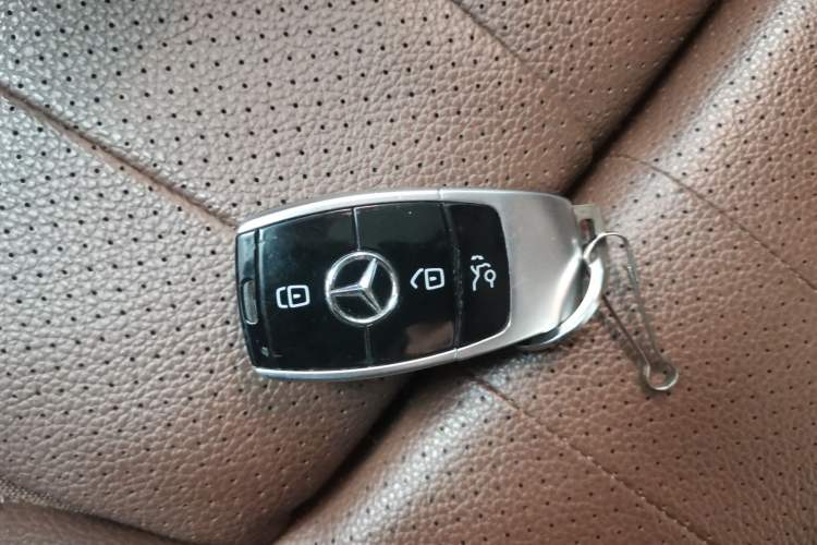 Used Mercedes-Benz E-Class 2018 Facelift E 200 L
