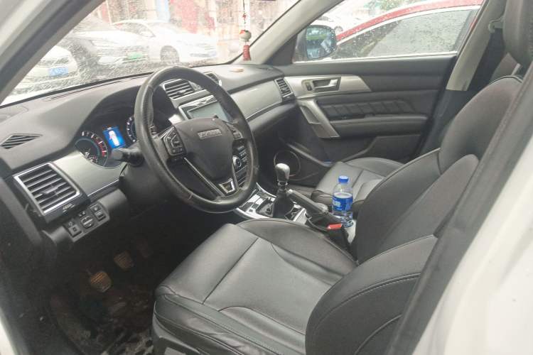 Used Haval H2 2016 Red Label 1.5T Manual Two-Wheel Drive Elite Model
