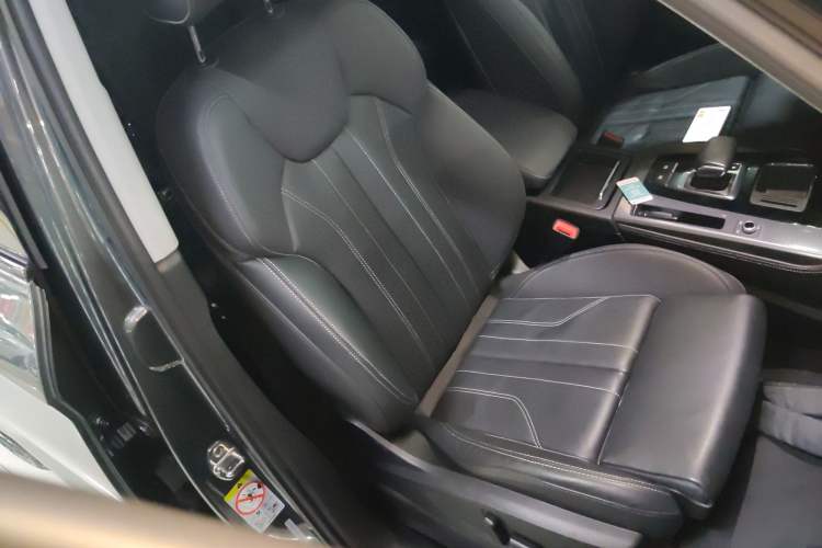 Used Audi Q5L 2022 40T Luxury Dynamic Model
