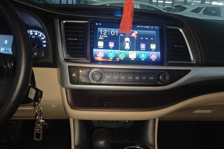 Used Toyota Highlander 2018 2.0T Two-Wheel Drive Elite Version 5 Seats China VI Standard