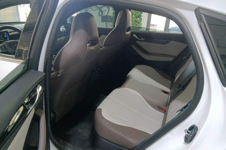 Used BYD Qin PLUS 2024 HONOR Edition DM-i 55KM Leading Model
