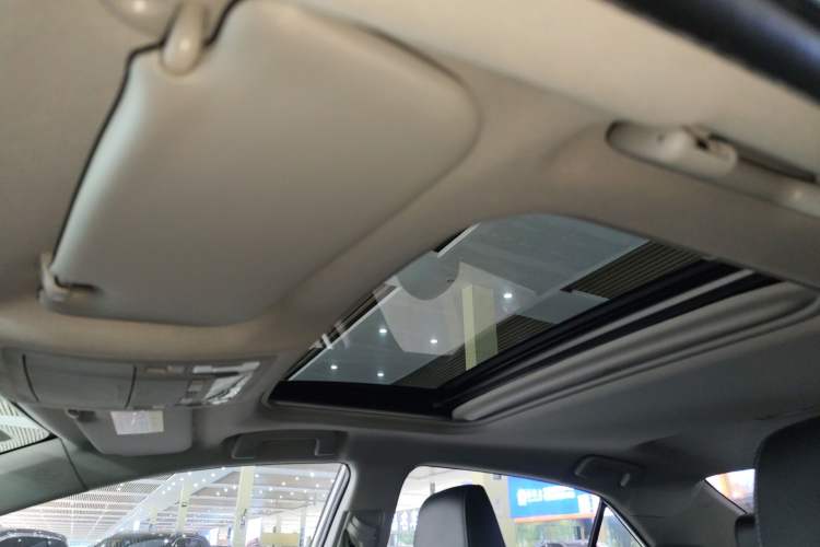 Used Toyota Corolla 2016 Dual-Engine 1.8L E-CVT Elite Edition
