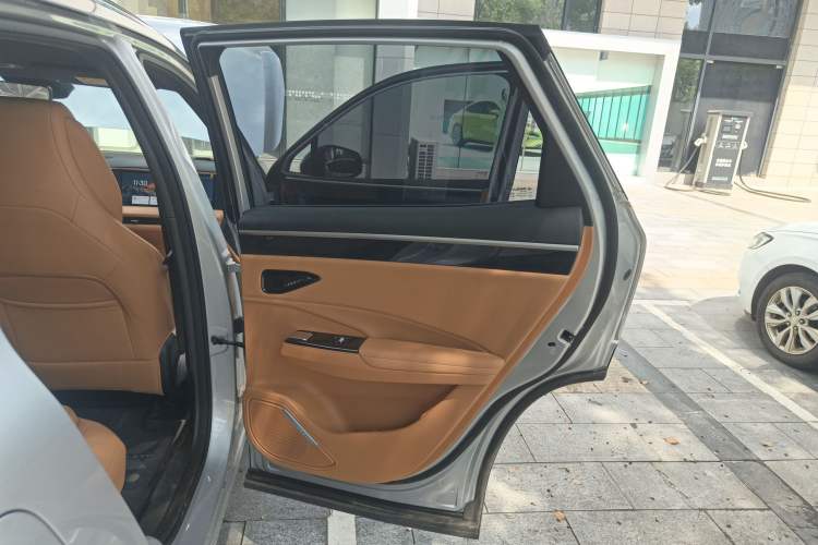 Used  L7 2025 EM-i 115km Exploration+ Edition
