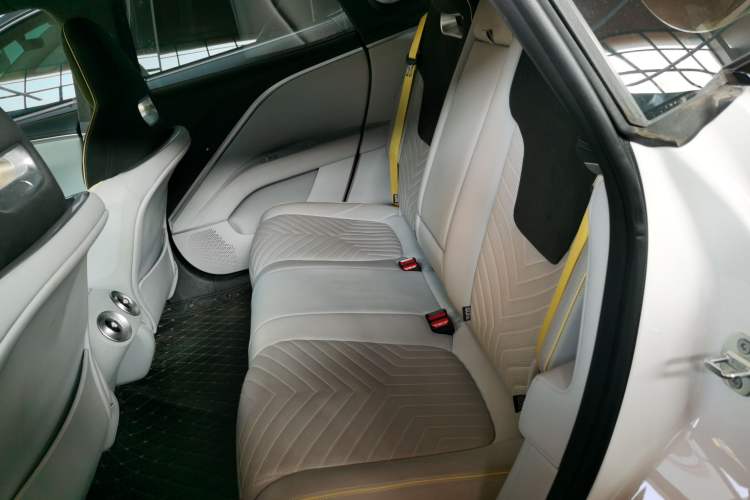 Used  11 2022 Long-Range Dual-Motor Luxury Edition 4 Seats