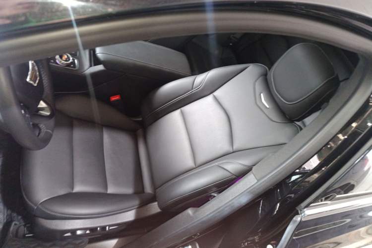 Used Cadillac XT4 2022 28T Two-Wheel-Drive Luxury Version
