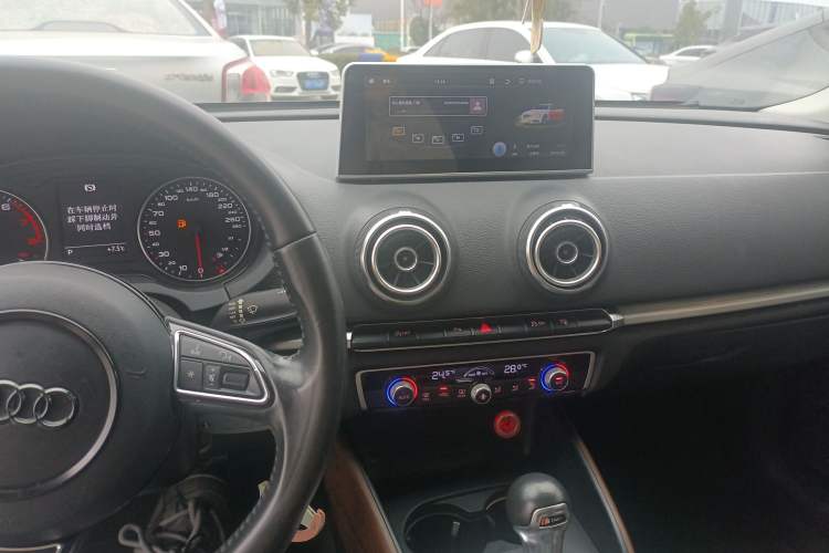 Used Audi A3 2014 Limousine 35 TFSI Automatic Comfort Model
