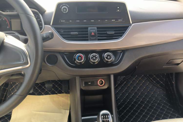 Used Baojun 310W 2017 1.5L Manual Comfort Model China V Standard