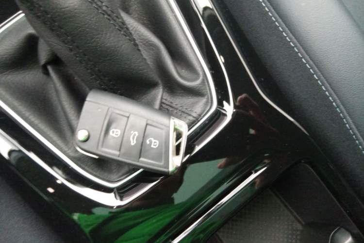 Used Volkswagen Tharu 2025 NewRui 300TSI Prestige Edition