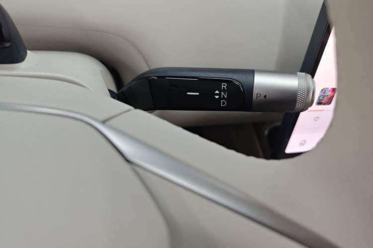 Used ONVO Luxeed L90 
