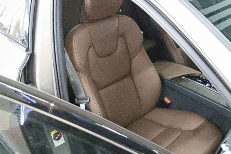 Used Volvo V90 2021 Cross Country B5 AWD Smart Range Edition
