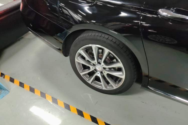 Used Mercedes-Benz E-Class 2016 E 300 L Stylish Model
