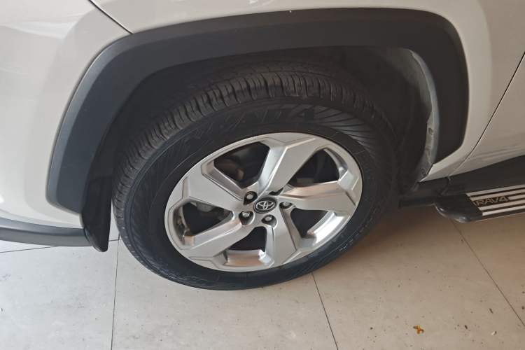 Used Toyota RAV4 2020 2.0L CVT Two-Wheel Drive Fashion Edition
