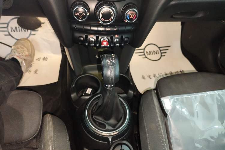 Used  MINI 2015 1.5T COOPER Fun Five-Door Edition
