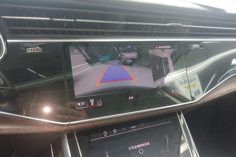 Used Audi Q7 2022 55 TFSI quattro S line Sport model
