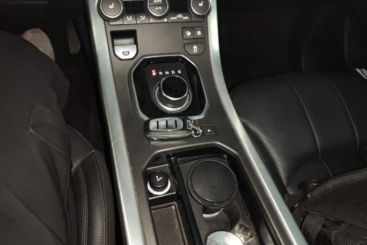 Used Land Rover Range Rover Evoque 2018 240 PS SE Smart Brilliance Edition
