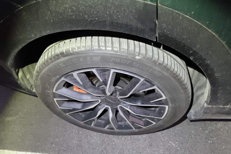 Used Zeekr 7X 2025 100 kWh Long-Range Rear-Wheel Drive with Intelligent Driving Features