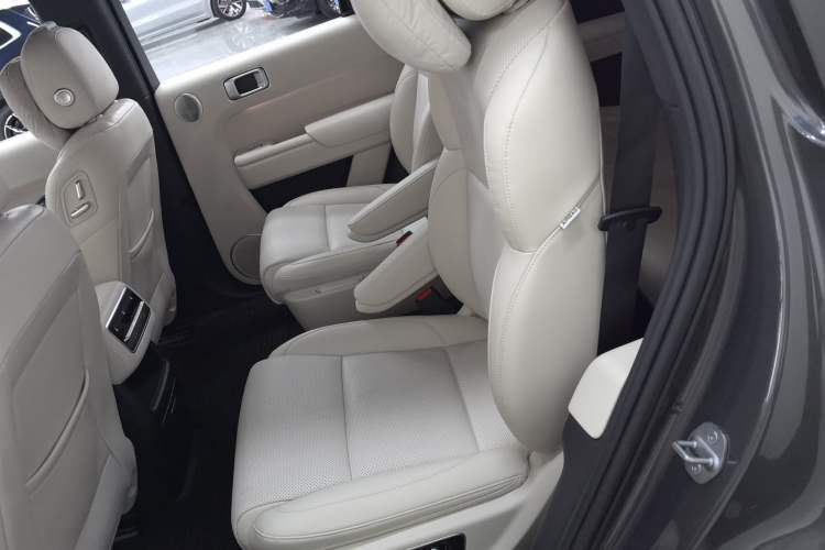 Used Li Auto L8 2023 Pro Model
