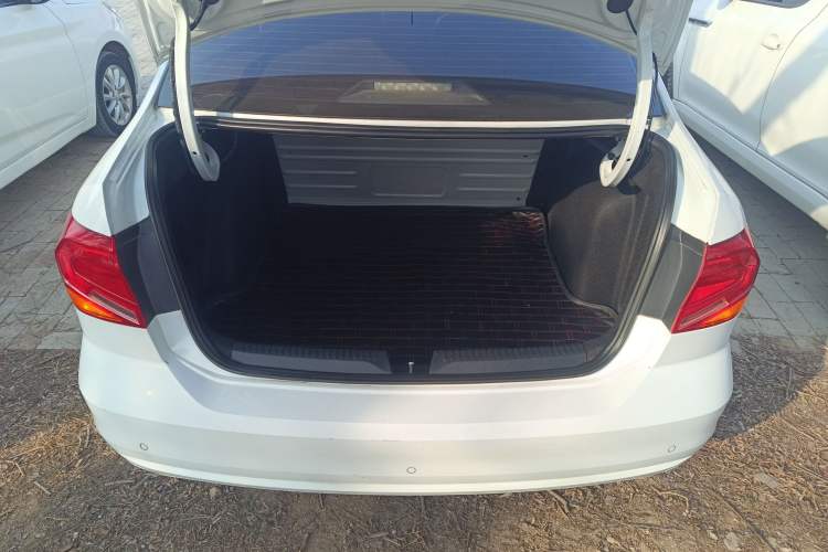 Used Volkswagen Jetta 2019 Dream Edition 1.4L Manual Fashion Version