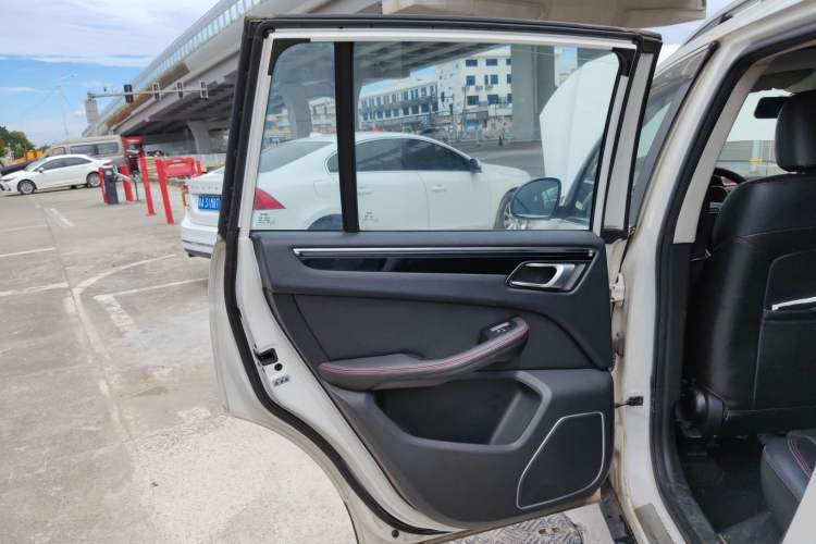 Used Zotye Domy X5 2017 Platinum Edition 1.5T Manual Luxury Model
