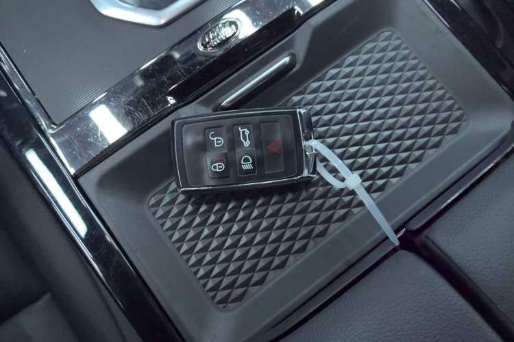 Used Land Rover Range Rover Evoque 2020 249 PS R-DYNAMIC SE Sport Technology Edition