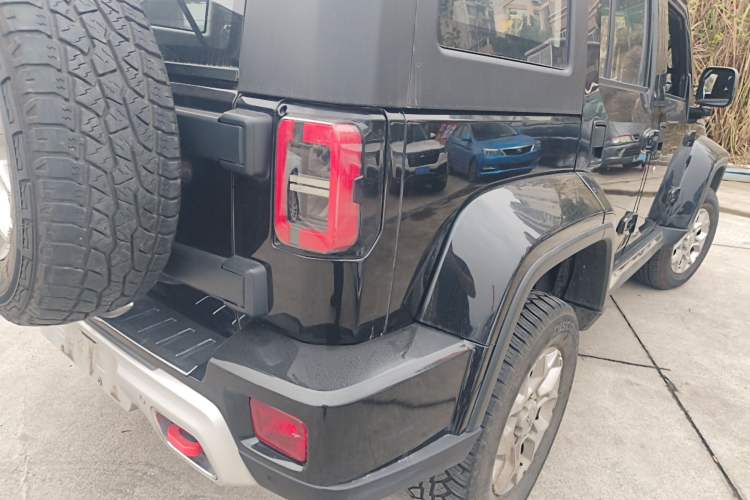 Used  BJ40 2018 2.0T Manual Diesel Four-Wheel Drive Prestige Edition
