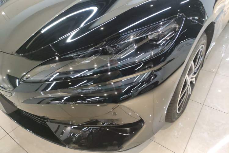 Used Denza Z9 2024 1100 km Four-Wheel Drive Max Version
