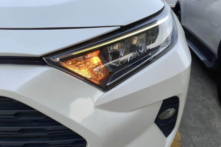 Used Toyota RAV4 2020 2.0L CVT Two-Wheel Drive Fashion Edition
