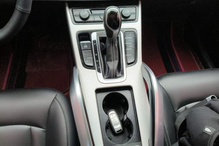 Used Geely Auto Emgrand X7 Sport 2018 1.8TD Automatic Two-Wheel Drive Zhiya Model
