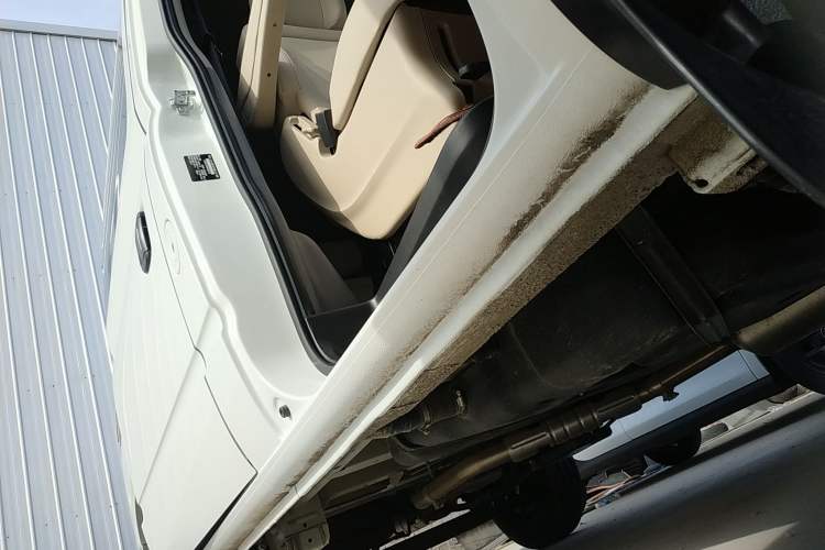 Used SAIC MAXUS Xintu V80 2021 2.0T Manual Classic Aoyuntong Short Wheelbase Mid-Roof 5/6-Seater
