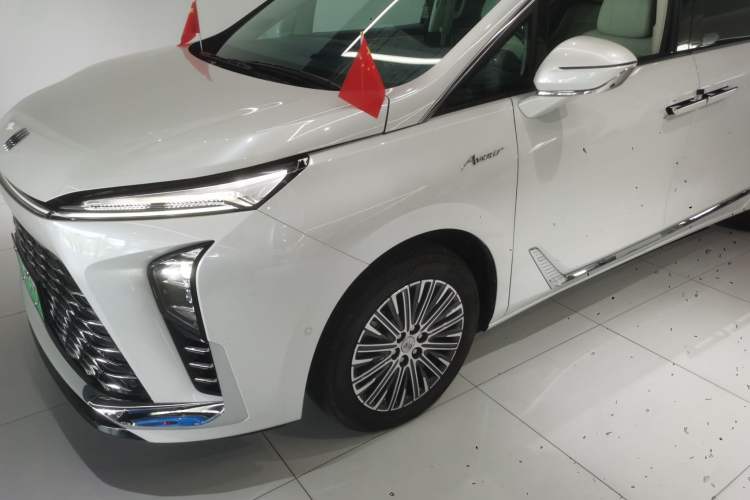 Used Buick GL8 New Energy 2024 Lu Zun Luxury Edition 7-Seater
