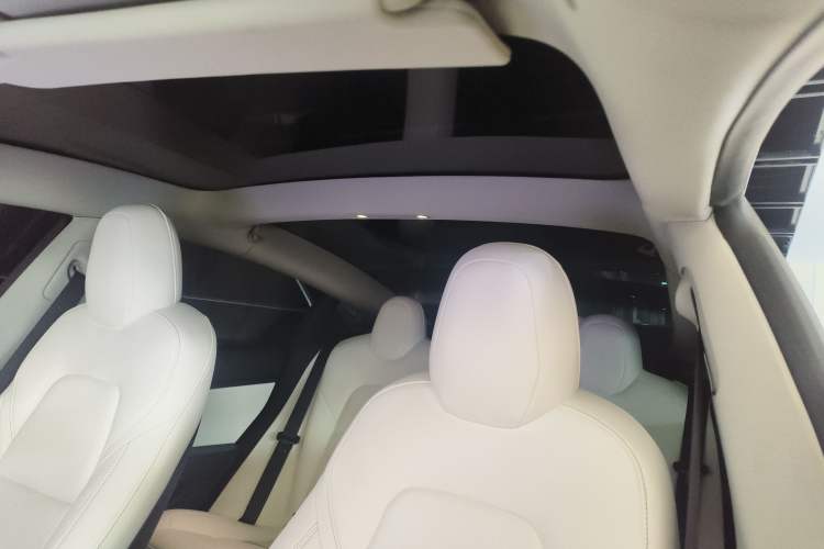 Used Tesla Model 3 2019 Long-Range Rear-Wheel-Drive Version
