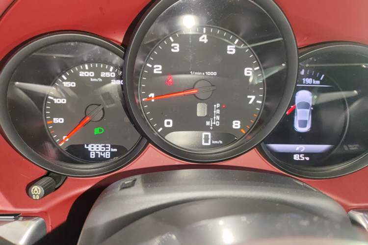 Used Porsche 718 2016 Cayman 2.0T
