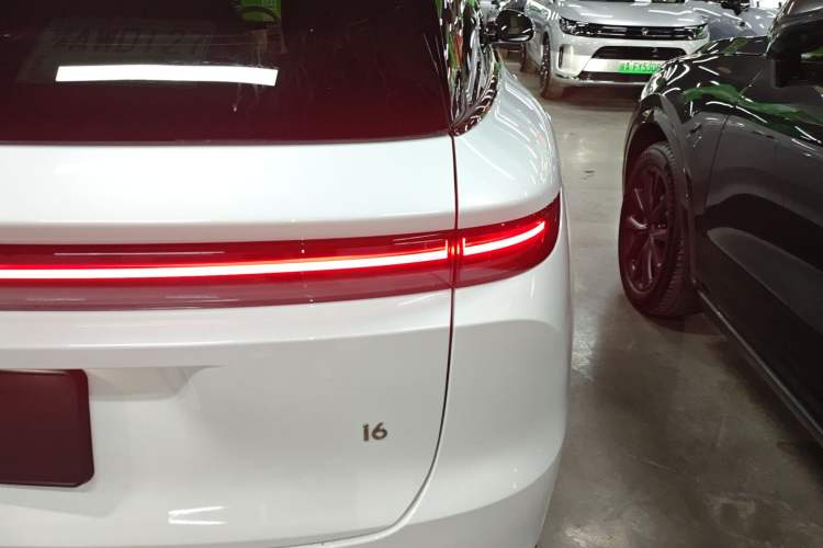 Used Li Auto Li Auto i6 2025 Model Two-Wheel-Drive Standard Type
