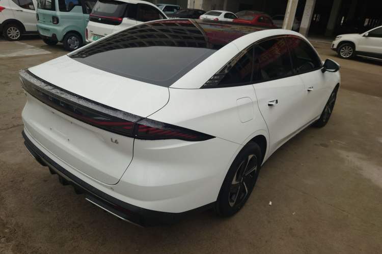 Used  L6 2023 125km MAX