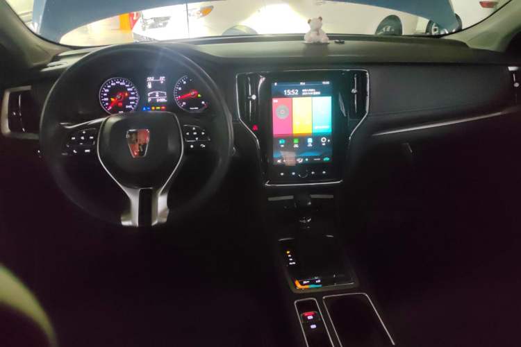 Used Roewe i6 2020 PLUS 1.6L CVT 4G Connected Glory Flagship Edition
