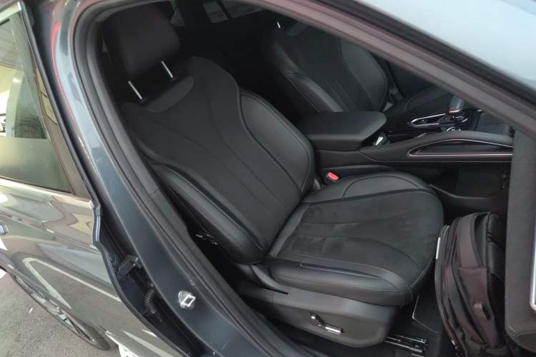 Used Geely Auto Monjaro L 2024 2.0TD High-Power Automatic Two-Wheel Drive Skyline Edition
