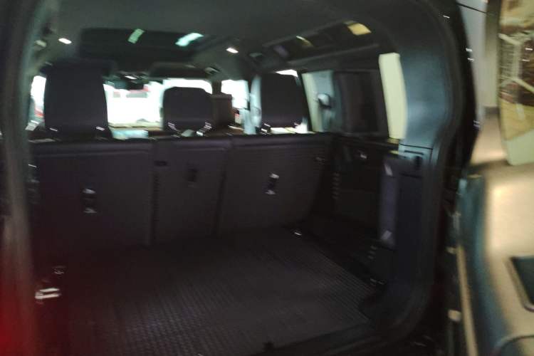 Used Land Rover Defender 2023 Facelift 110 3.0T P400 X-DYNAMIC HSE