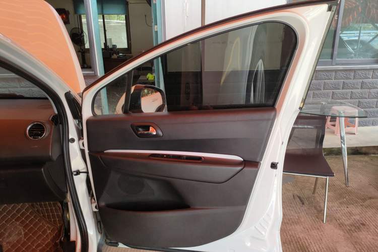 Used Peugeot 3008 2016 1.6THP Automatic Classic Edition
