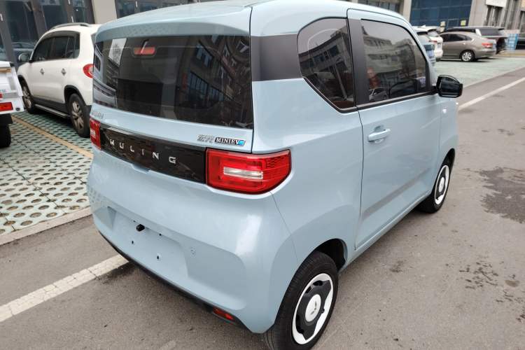 Used Wuling Hongguang MINIEV 2022 Easy Version Lithium Iron Phosphate
