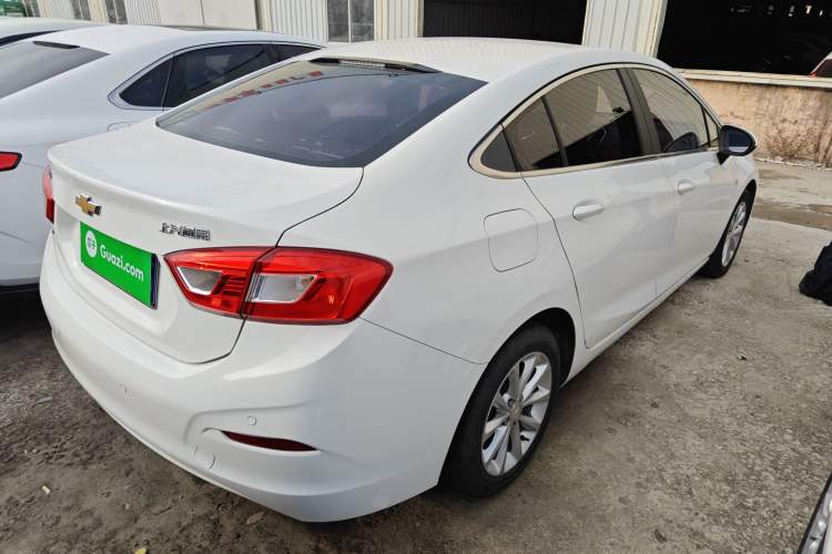 Used Chevrolet Cruze 2018 320 Automatic Pioneer Sunroof Edition
