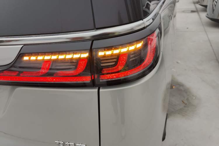 Used VOYAH Dream 2022 0-Carbon Edition Dream+ Smart Enjoyment Package 475 km