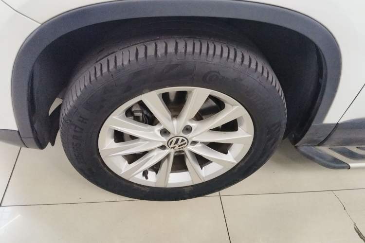 Used Volkswagen Tiguan 2017 300TSI Automatic Two-Wheel Drive Silk Road Comfort Edition
