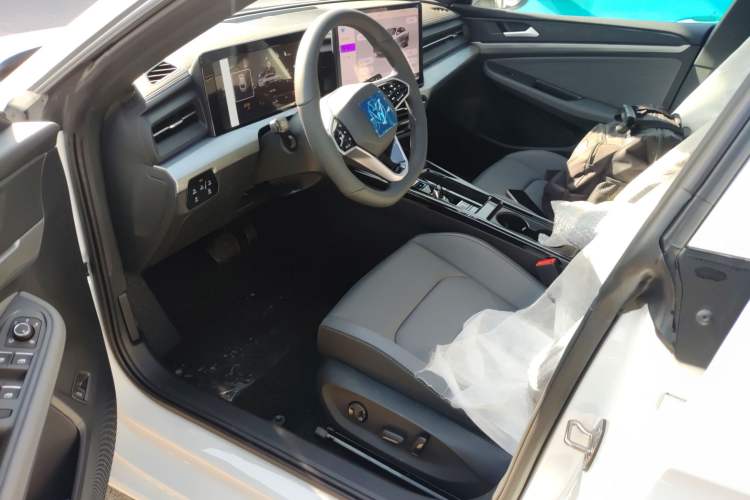 Used Volkswagen Lamando 
