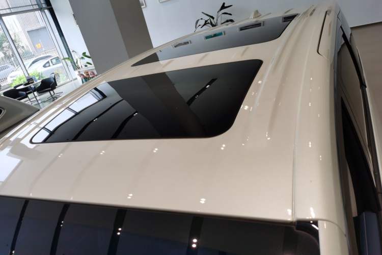 Used Buick GL8 New Energy 2024 Lu Zun Luxury Edition 7-Seater
