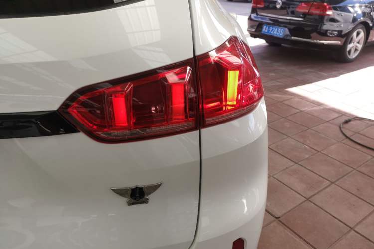 Used Wey VV5 2017 2.0T Flagship Edition
