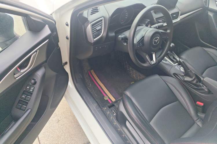 Used Mazda Mazda 3 Axela 2017 Sedan 1.5L Automatic Comfort Model Emission Standard China V
